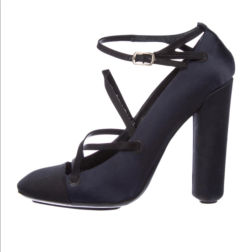 Marc Jacobs Runway Fall ‘14 Square Toe Satin Pump